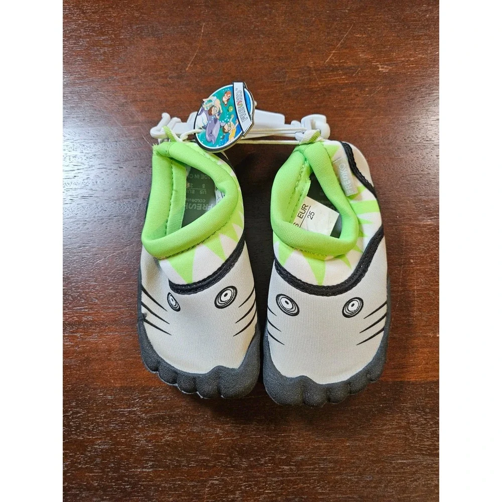 FRESCO  Shark Slip on Aqua Water Shoes Slip On W Toes Toddler Size 8 NEW
